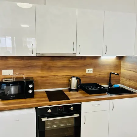 тутхон * Πομόριε